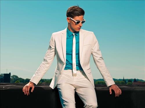 3 chom sao nam hao sac, thay dep me muoi