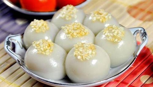 banh troi banh chay la thu khong the thieu khi cung le tet han thuc