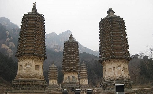 Bi an nhung lang mo co nam sau trong rung tai Trung Quoc hinh anh 2