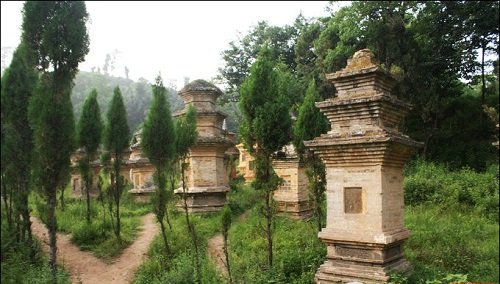 Bi an nhung lang mo co nam sau trong rung tai Trung Quoc hinh anh 2