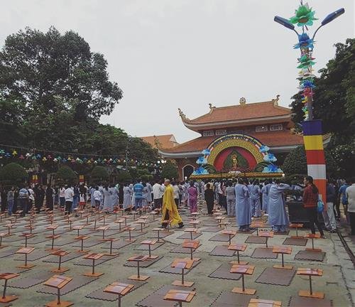 Chua dang sao giai han ram thang gieng 3