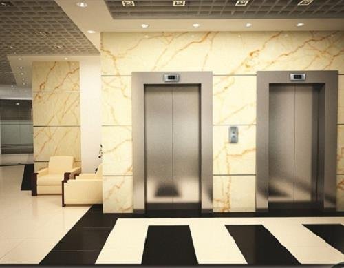 cua nha thang voi thang may la cam ki phong thuy