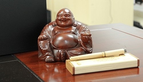 Dat tuong Phat o phong khach la vi tri phu hop nhat