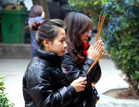 Dau nam di chua cau duyen nhu the nao hinh anh