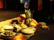 giao-thua-cung-trong-nha-hay-ngoai-troi-truoc