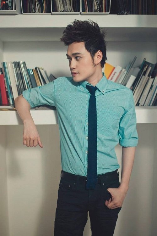 Hoang tu son ca Quang Vinh bat ngo tro lai showbiz hinh anh 2