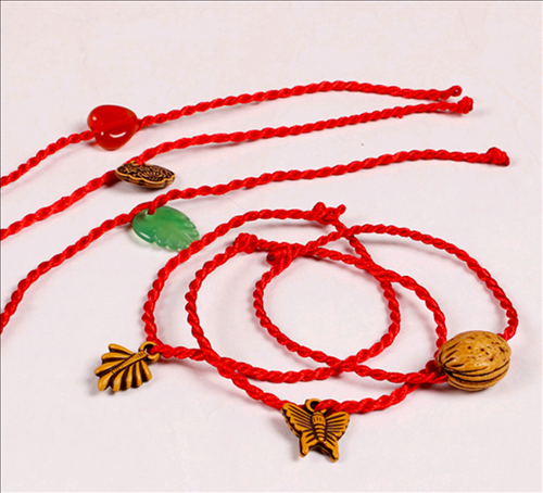 mau do la mau sac phong thuy 2020 cua tuoi suu vuong cong danh