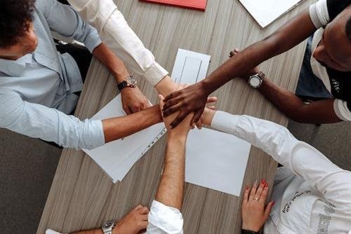 May man cua 12 cung hoang dao thang 10