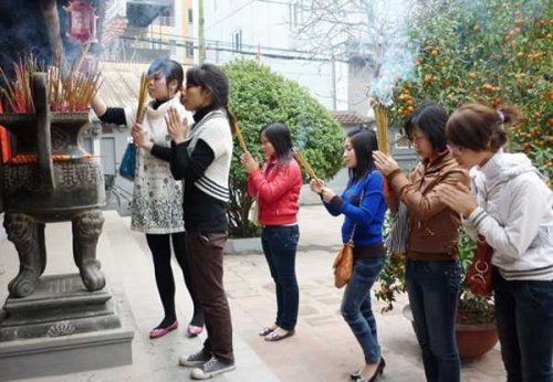 Noi le chua dang sao giai han Ram thang Gieng linh thieng hinh anh 2