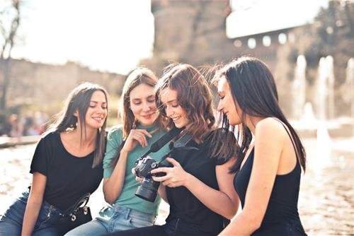 status tha thinh hay cho con gai