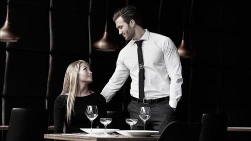 Bắt bài đàn ông có tướng mạo trăng hoa, chị em rất cần tránh xa Bat bai dan ong co tuong mao trang hoa, chi em rat can tranh xa