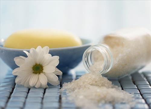 Cach hoa giai khi lam vo guong de tranh gap chuyen chang lanh hinh anh 3