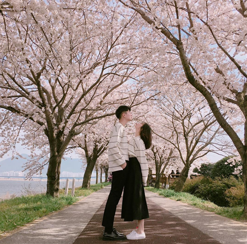 cap doi hoang dao hieu nhau 2