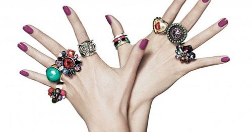 Deo nhan the nao de khai van, hut tai loc, vuong nhan duyen hinh anh 2