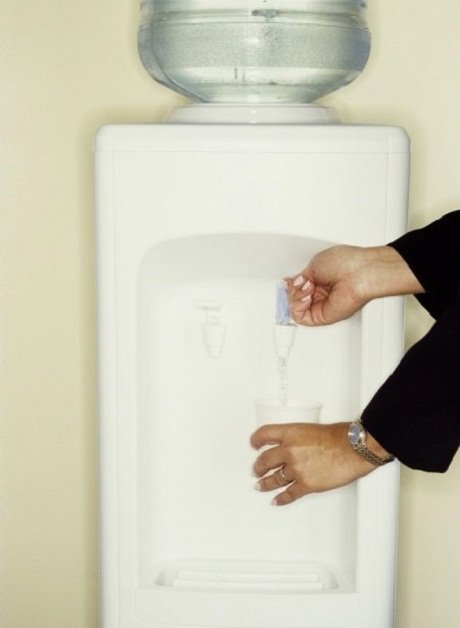 Kheo dat binh uong nuoc phong thuy, tai loc gia tang khong ngung hinh anh 2