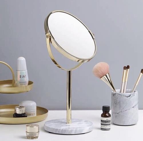 Khong nen cho muon guong soi