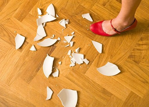 Khong vut ngay guong hay bat bi vo