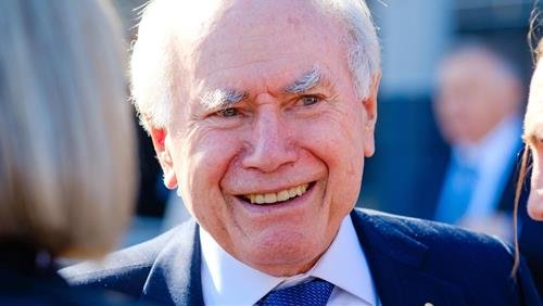 Lông màu trắng mọc ở chân mày bên phải Long mau trang moc o chan may ben phai