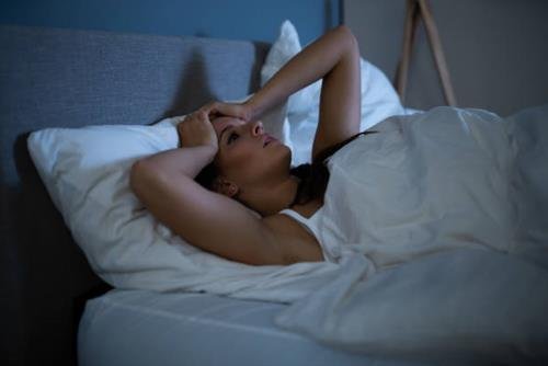 Ngủ ít, hay trằn trọc Ngu it, hay tran troc