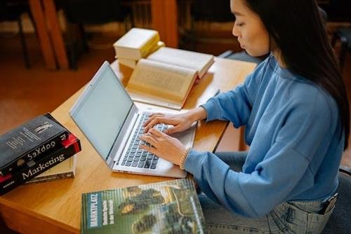 Người nhóm Đất không hề nhàm chán Nguoi nhom Dat khong he nham chan