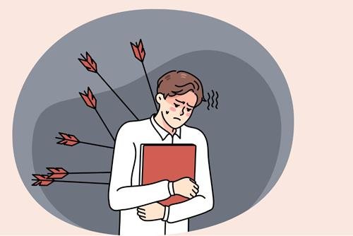 Nguoi phan boi ban theo con so chu dao