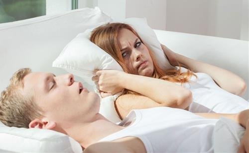 Nói lảm nhảm trong giấc ngủ Noi lam nham trong giac ngu