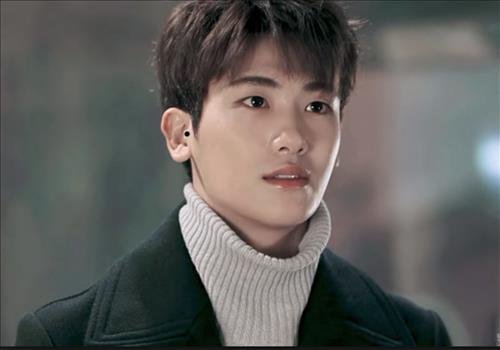 not ruoi tren mat dan ong giau sang o tai not ruoi tren mat dan ong giau sang o tai