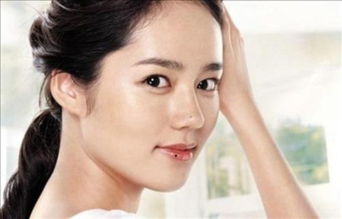 not-ruoi-tren-moi-phu-nu not-ruoi-tren-moi-phu-nu