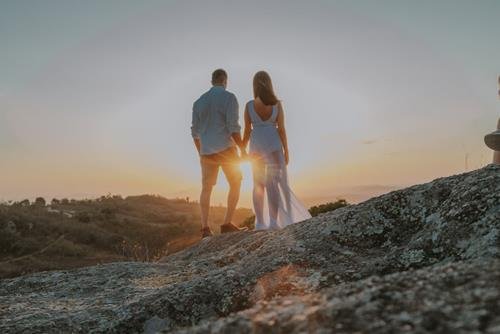 Nu Bach Duong nen sanh doi cung ai