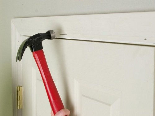 Phong thủy phòng ngủ, đóng đinh ở cửa phòng ngủ Phong thuy phong ngu, dong dinh o cua phong ngu