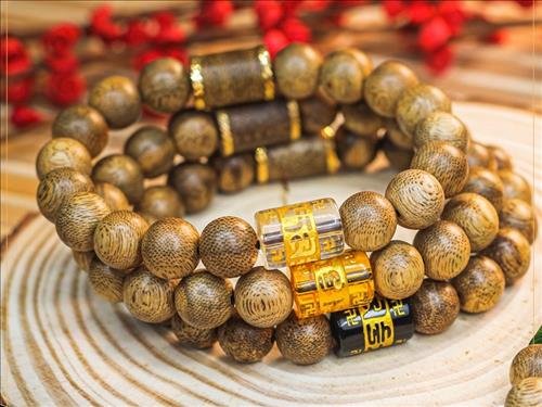 Trầm hương Tram huong